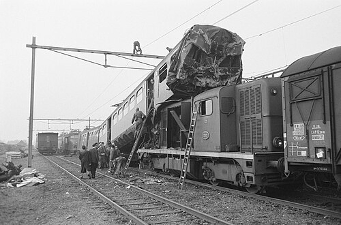 Treinbotsing In Geldrop, Bestanddeelnr 912 1287